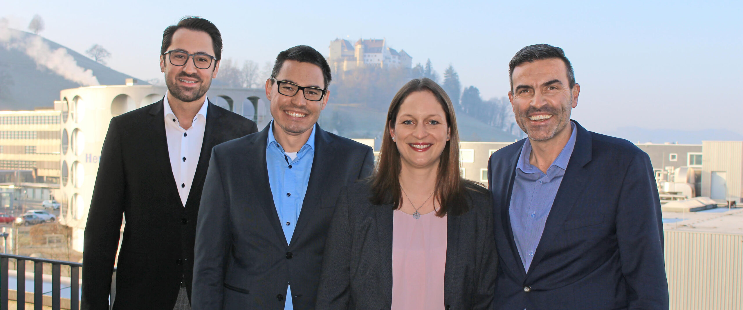 Die Geschäftsleitung der Kromer Print AG (v.l.n.r.): Michael Mare, Director Sales & Business Development; Andreas Wüthrich, Project Manager / CISO; Katja Füglistaler, Leiterin Personal / Stv. Leiterin Finanzen und CEO Andy Amrein.